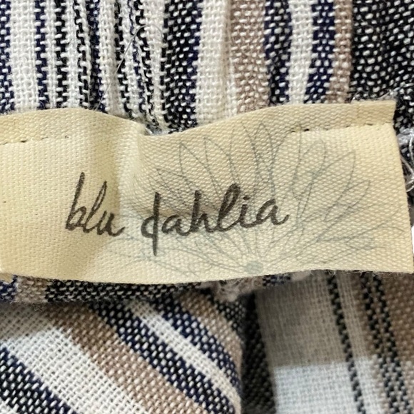 Blu Dahlia Linen Blend Shorts Women’s Size M Striped Tan Gray White - Picture 6 of 8